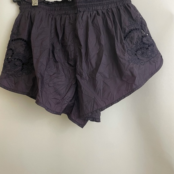 FREE PEOPLE FP MOVEMENT Elevation Eyelet shorts Size XSmall - Picture 6 of 9